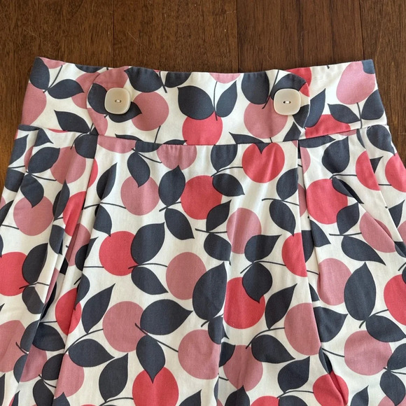 Cotton Skirt with Apple Print Sz 6 - Picture 2 of 5